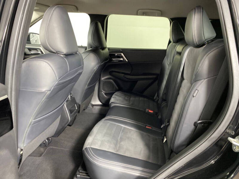 2024 Mitsubishi Outlander SE