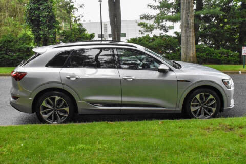 2021 Audi e-tron quattro Premium Plus