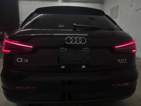 2017 Audi Q3 2.0T quattro Premium Plus