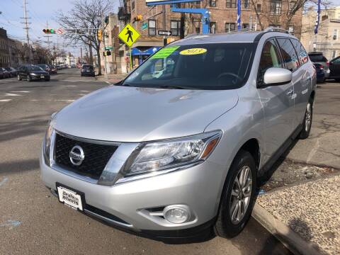 2013 Nissan Pathfinder for sale at DEALS ON WHEELS in Newark NJ