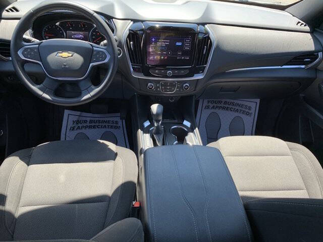 2022 Chevrolet Traverse LT Cloth
