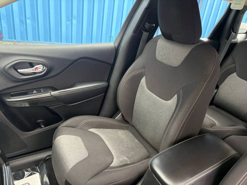 2014 Jeep Cherokee Sport