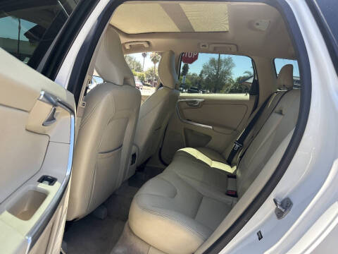 2016 Volvo XC60 T5 Drive-E Premier