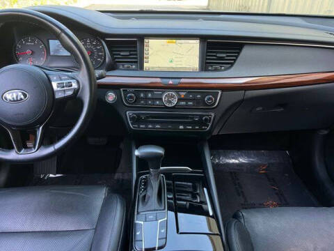 2017 Kia Cadenza Premium