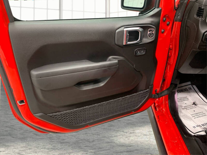 2025 Jeep Gladiator NightHawk