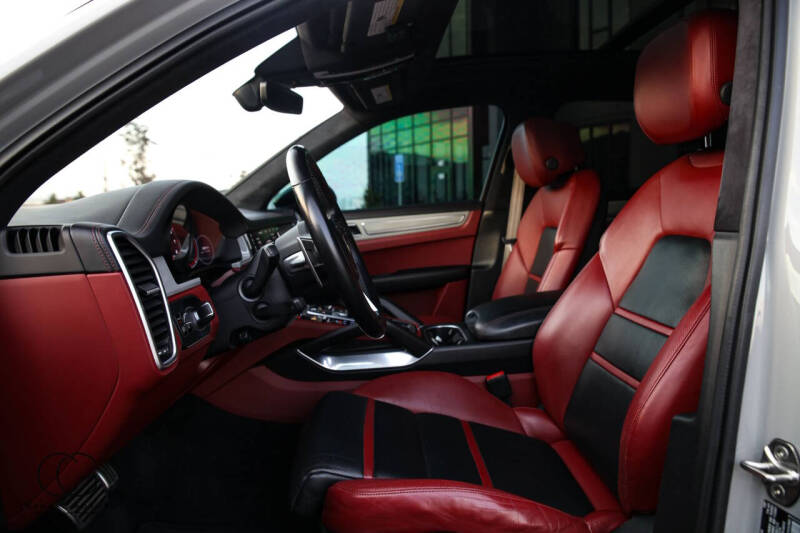2021 Porsche Cayenne Turbo