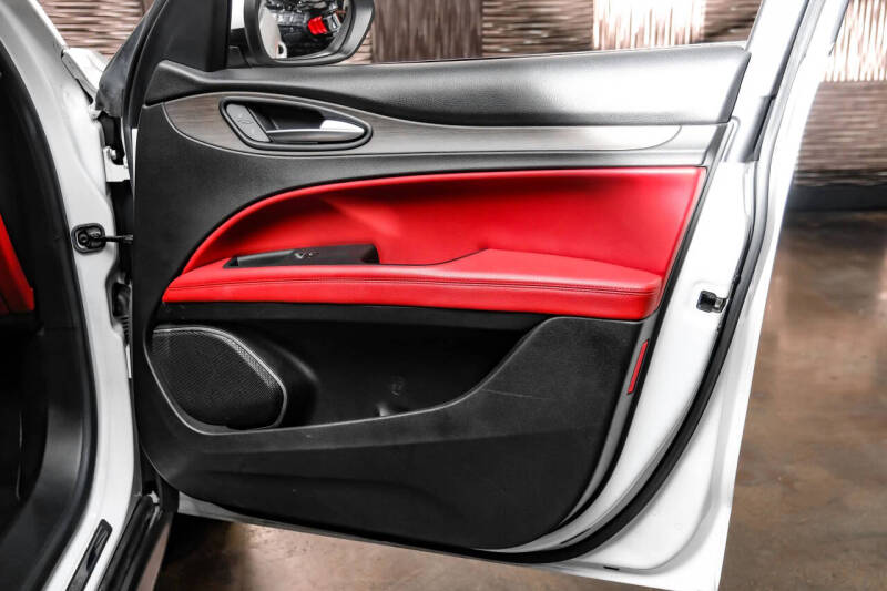 2018 Alfa Romeo Stelvio Ti