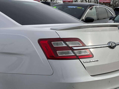 2018 Ford Taurus SHO