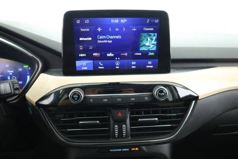 2022 Ford Escape Hybrid Titanium