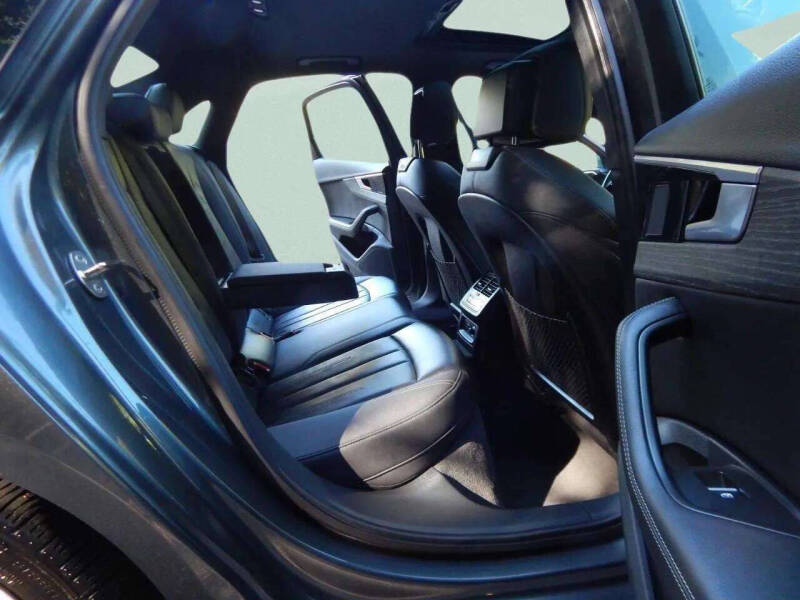 2022 Audi A4 quattro S line Prem Plus 45 TFSI