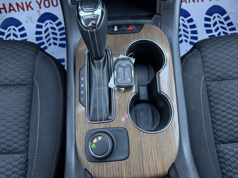 2017 GMC Acadia SLE-2