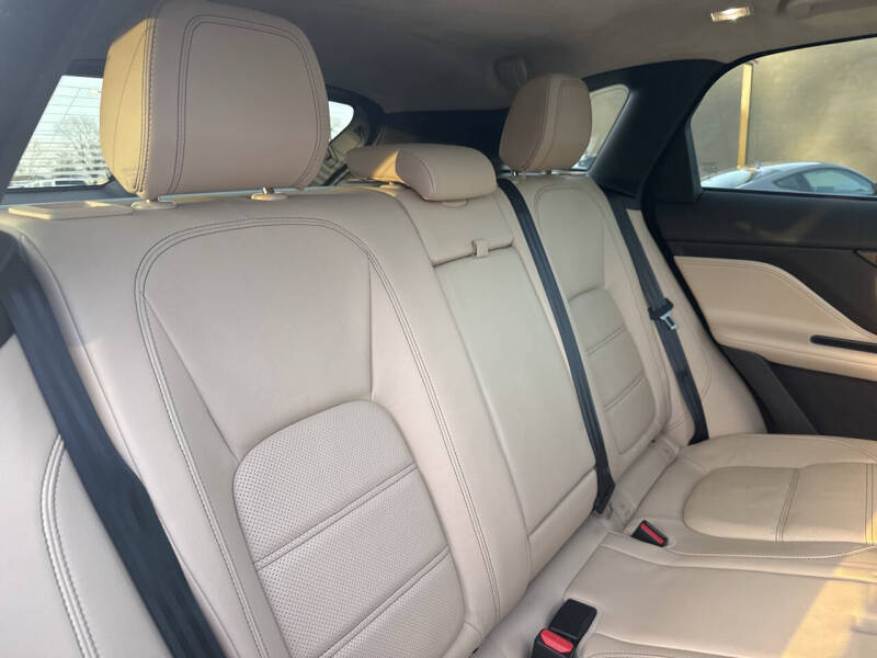 2019 Jaguar F-PACE 25t Prestige