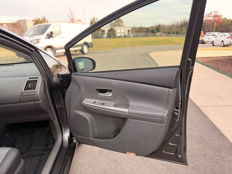 2012 Toyota Prius v Five