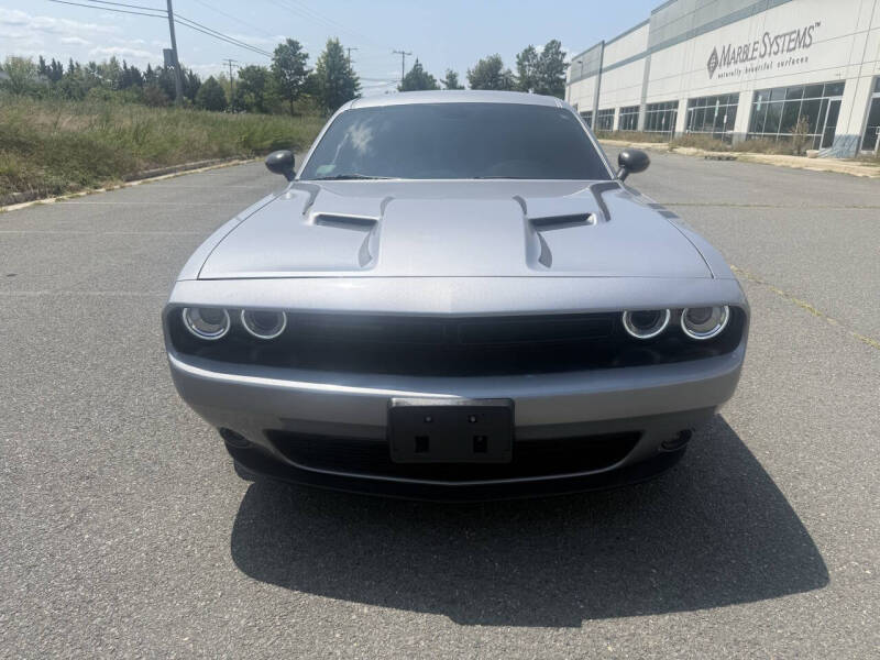 2016 Dodge Challenger SXT Plus