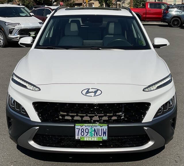 Used 2022 Hyundai Kona Limited with VIN KM8K5CA35NU906290 for sale in Grants Pass, OR