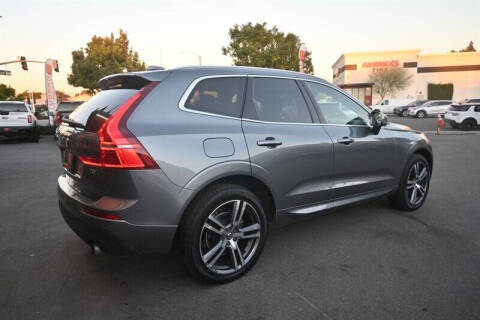 2020 Volvo XC60 T5 Momentum