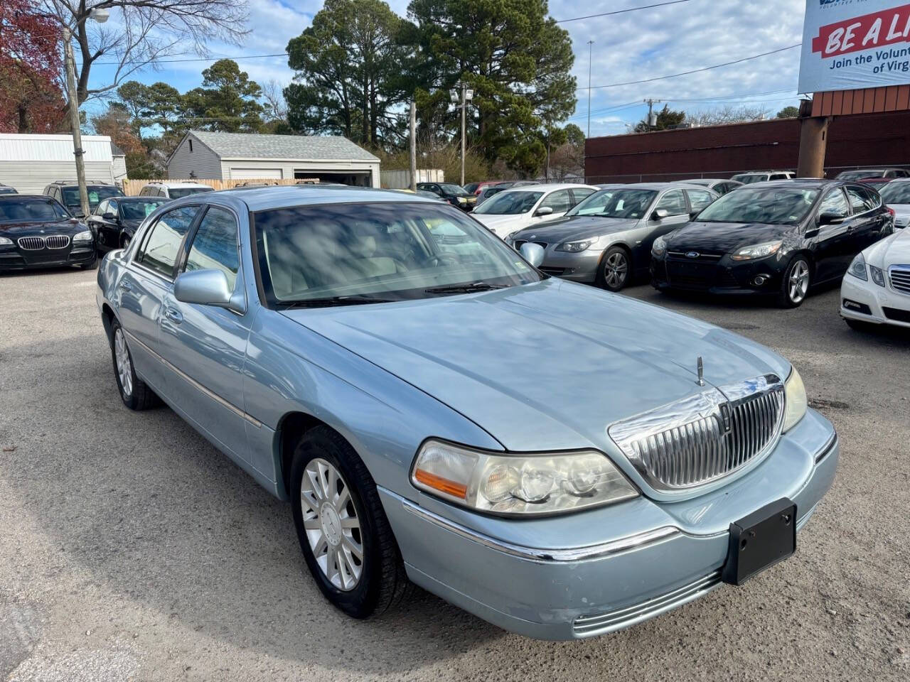 2007 Lincoln Town Car for sale at Auto Nation in Norfolk, VA