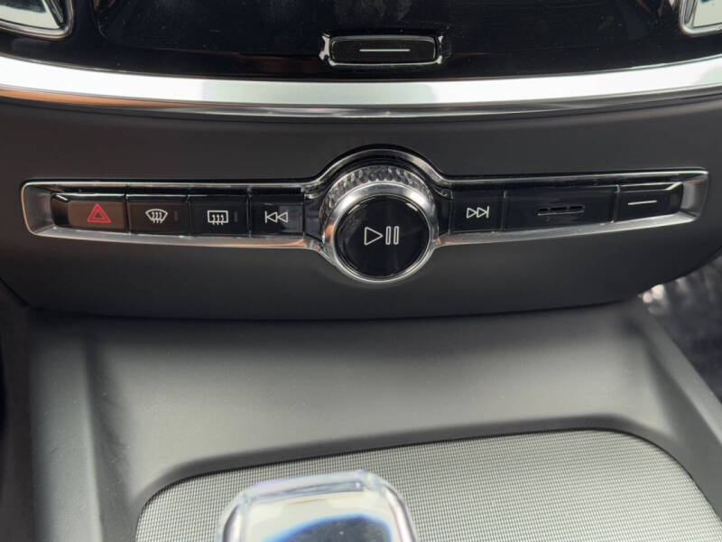 2024 Volvo S60 B5 Plus Black Edition