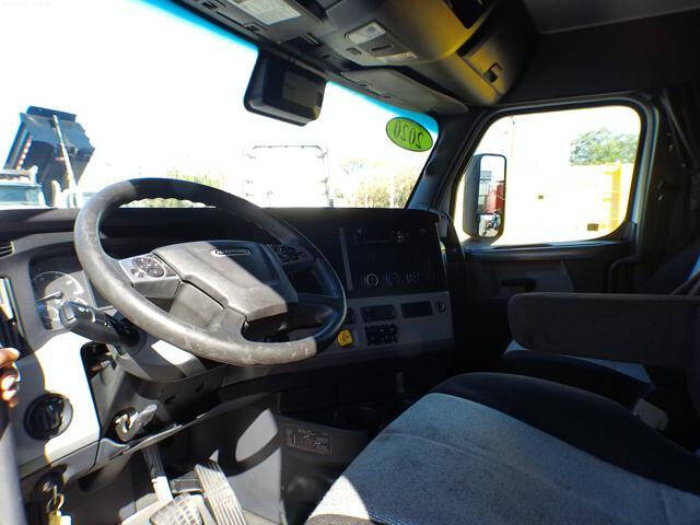 2020 Freightliner Cascadia
