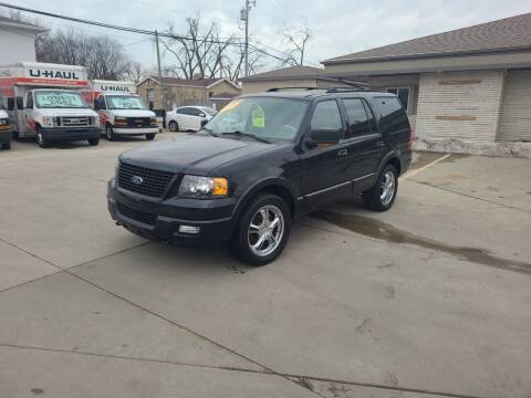 2004 Ford Expedition for sale at Kenosha Auto Outlet LLC in Kenosha WI