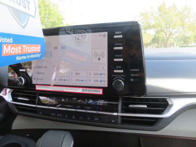 2024 Toyota Sienna XLE 8-Passenger