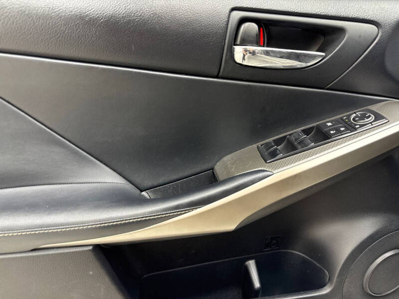 2016 Lexus IS 200t