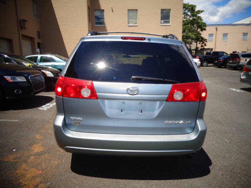 2006 Toyota Sienna LE 7 Passenger