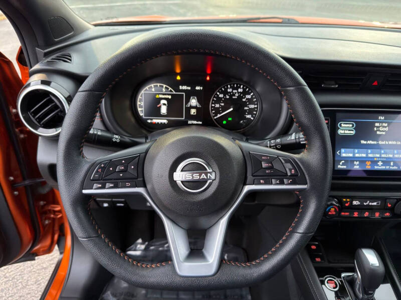 2023 Nissan Kicks SR