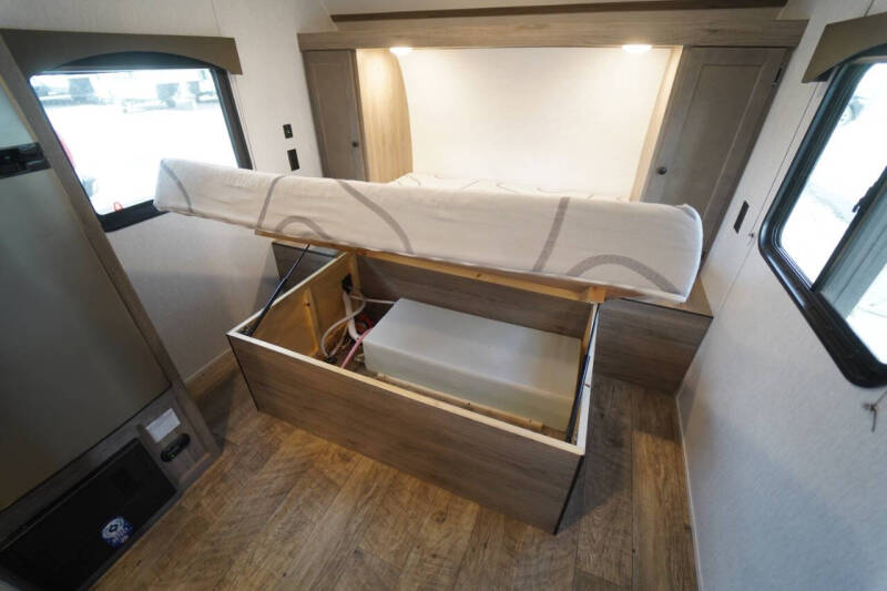 2024 Sunset Park RV Sun-Lite 19 RB