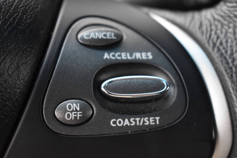 2016 Nissan Pathfinder SL