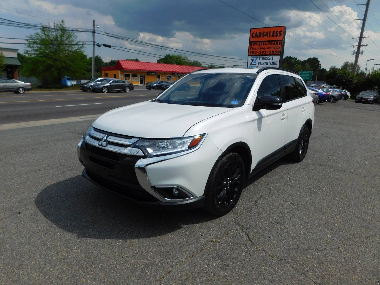 White 2018 Mitsubishi Outlander LE LE 4dr SUV 1