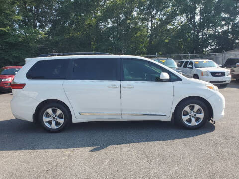 2015 Toyota Sienna LE 8-Passenger