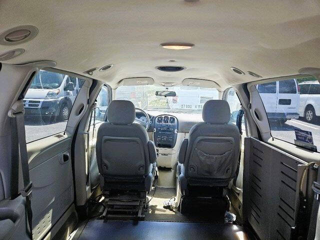 2006 Dodge Grand Caravan SE