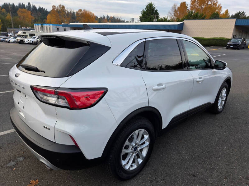 2021 Ford Escape Hybrid SE