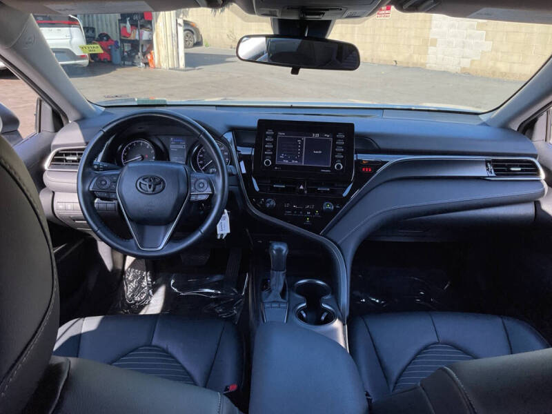 2022 Toyota Camry SE