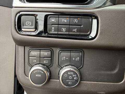 2025 GMC Yukon Elevation