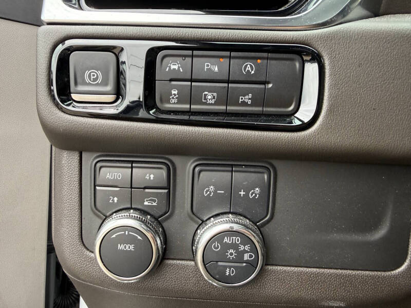 2025 GMC Yukon Elevation