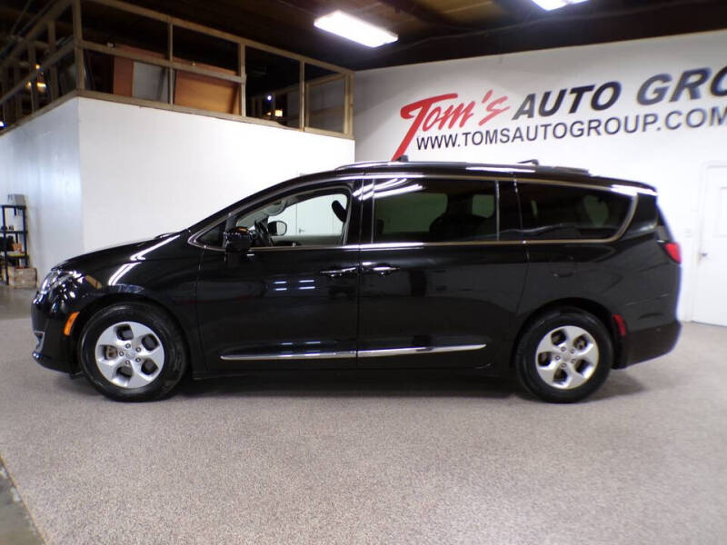 2017 Chrysler Pacifica Touring-L Plus