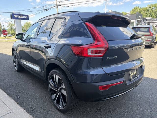 2026 Volvo XC40 B5 Plus