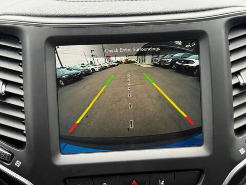 2023 Jeep Cherokee Altitude Lux