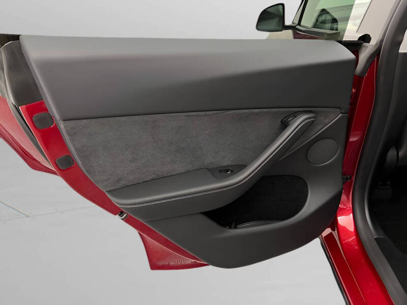 2025 Tesla Model Y Performance
