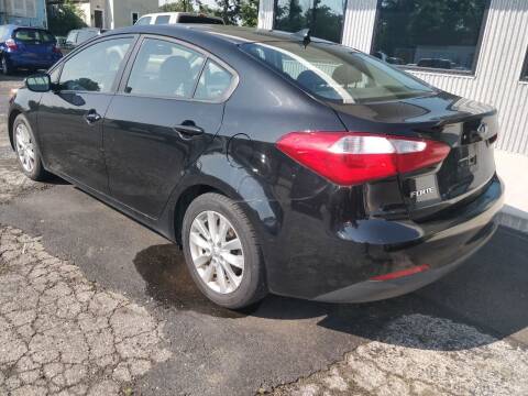2015 Kia Forte for sale at The Car Cove, LLC in Muncie IN