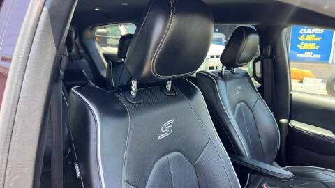 2019 Chrysler Pacifica Limited 35th Anniversary