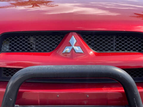 2009 Mitsubishi Raider LS