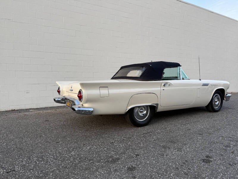 1957 Ford Thunderbird