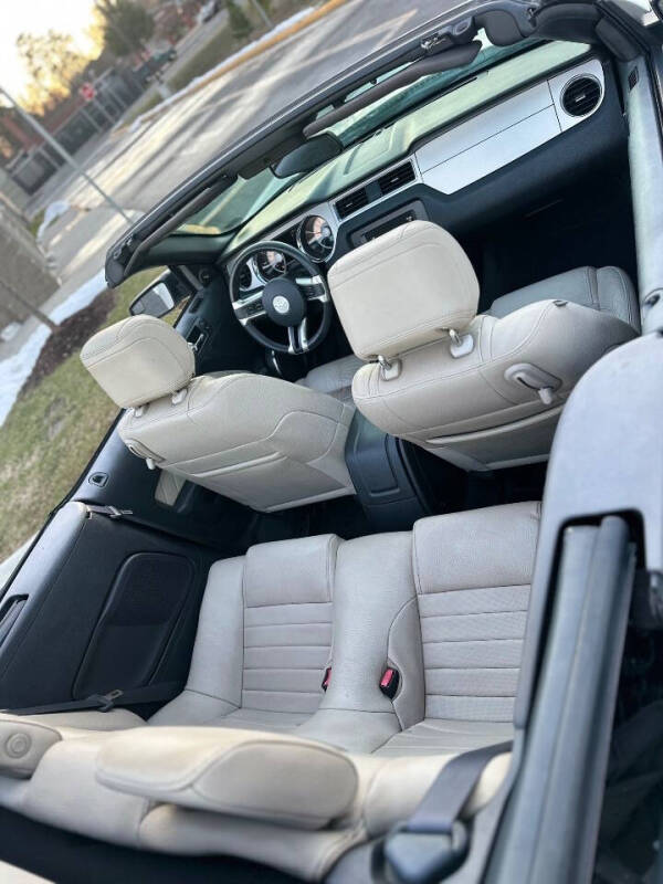 2012 Ford Mustang V6 Premium