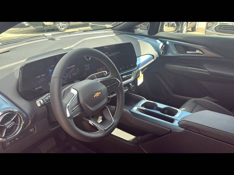 2025 Chevrolet Equinox EV LT 2