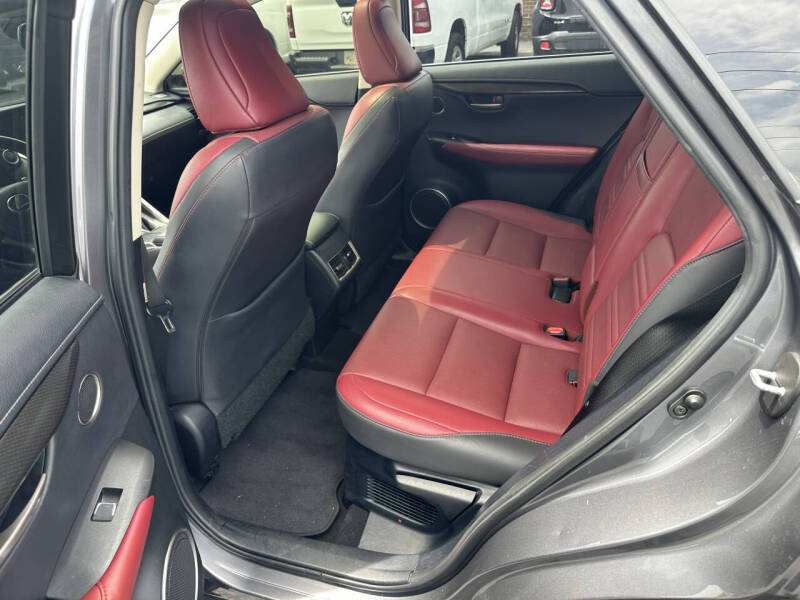 2021 Lexus NX 300 - Photo 17