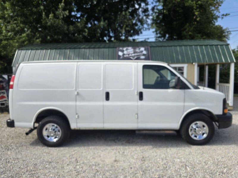 2015 Chevrolet Express 2500 Work Van HD's photo