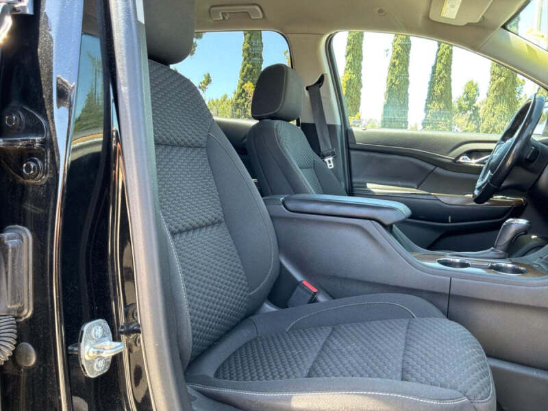 2019 GMC Acadia SLE-1